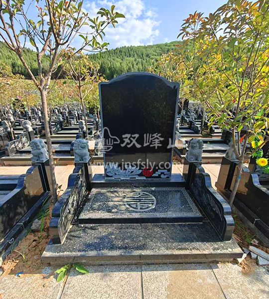  双峰山陵园艺术立碑