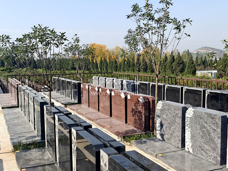 济南双峰山陵园东四区